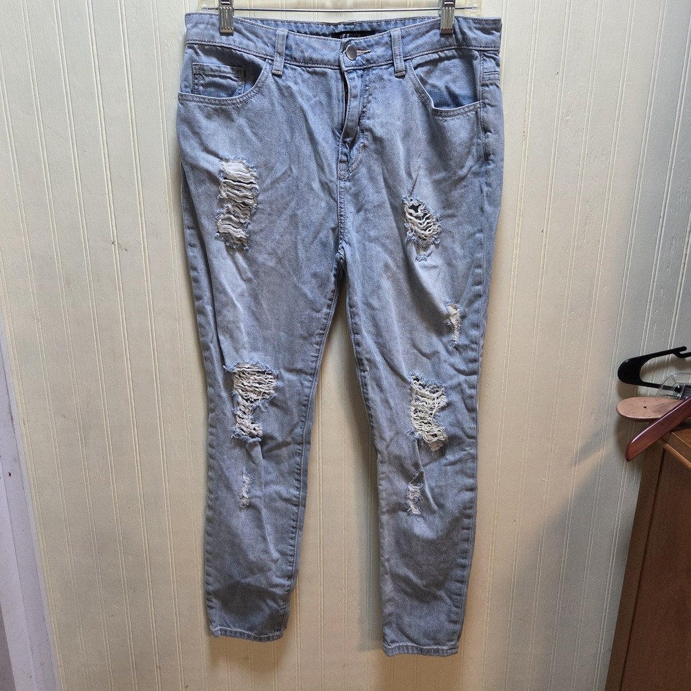 Forever 21 Mom Jeans Womens 28 Blue Light Wash Distressed Relaxed Denim Pants